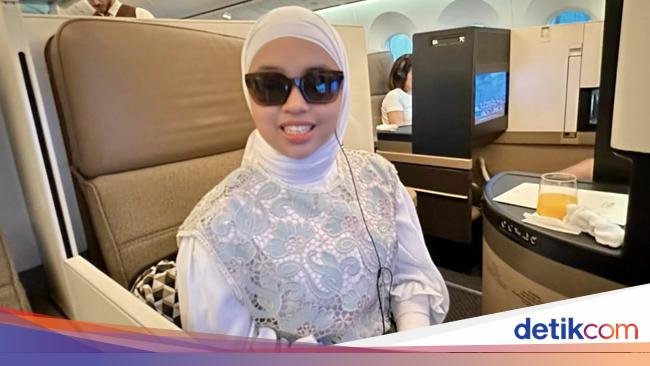 Putri Ariani Makan Bareng Adik dan Rayakan Ultah Pakai Cake Black Forest