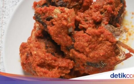 Resep Ikan Tongkol Bumbu Cabe, Gurih Pedasnya Nampol