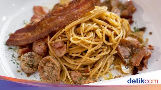 Resep Spaghetti Sosis dan Beef Bacon yang Gurih Nampol