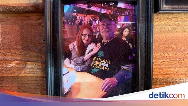Tak Bosan! 5 Orang Ini Puluhan Tahun Makan di Restoran yang Sama