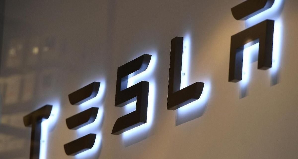 Tesla Bantah Direksi Cari Pengganti Elon Musk sebagai CEO