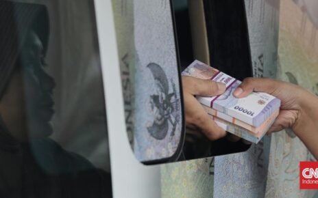 Bank Dunia Prediksi Rasio Penerimaan RI 2025 Anjlok, Utang Bengkak