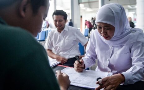 Khofifah Terbitkan Edaran Larang Diskriminasi Usia di Lowongan Kerja