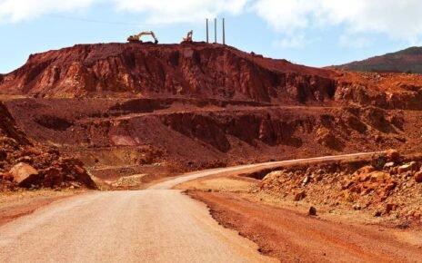 ESDM Sebut Harga Nikel Anjlok Gegara Serangan Dagang Trump ke China
