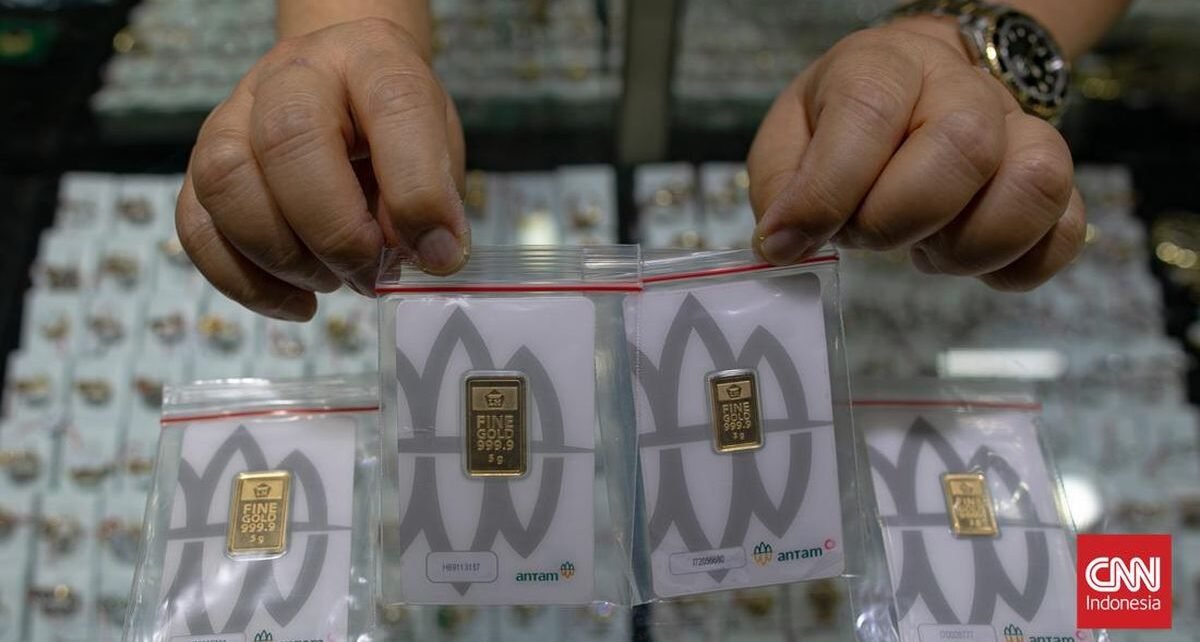 Harga Emas Antam Anjlok Rp27 Ribu, Kini di Rp1,926 Juta per Gram