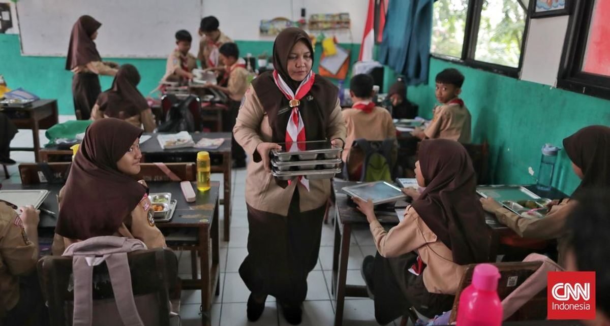 OJK Sebut Keracunan hingga Kecelakaan MBG Bakal Dijamin Asuransi