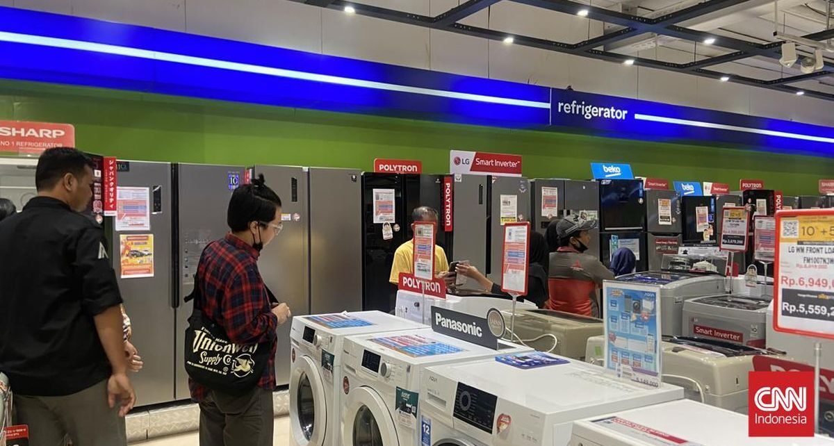 Aneka Barang Elektronik Banting Harga di Transmart Full Day Sale