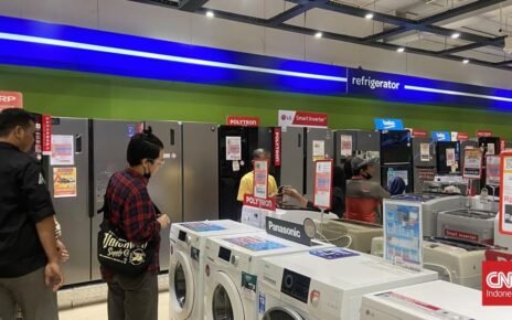 Aneka Barang Elektronik Banting Harga di Transmart Full Day Sale