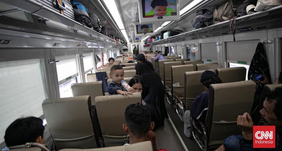 Kereta Masih Jadi Pilihan Warga Saat Libur Waisak 2025