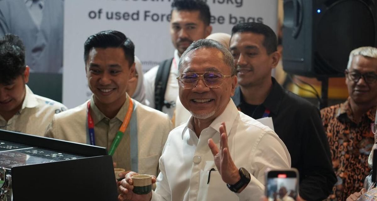 Zulhas Mau Tumpuk Beras, Prabowo Perintahkan Bantu Tetangga RI