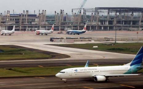Kemenhub Bongkar Komponen Tarif Pesawat yang Bikin Harga Tiket Mahal