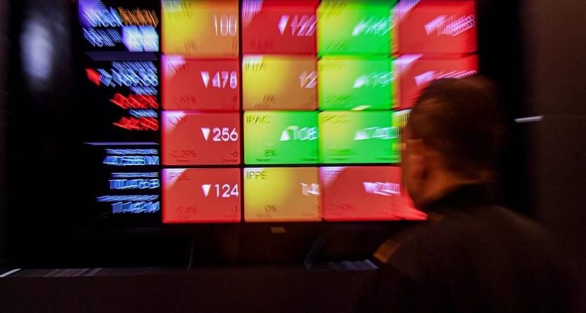 IHSG Lunglai ke 7.188 Imbas 414 Saham Terbakar