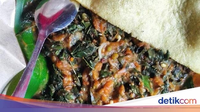 Di Kampung Ini Berkumpul 120 Penjual Pecel Semanggi Khas Surabaya