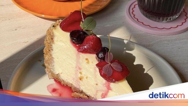 Pekerja Ini Kecewa karena Dapat Upah Cheesecake Bukan Uang