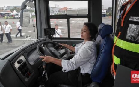 Antusiasme Pelamar Ikut Tes Rekrutmen Sopir Transjakarta