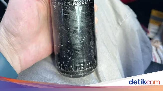 Botol Coca-Cola Berusia 1 Abad Ditemukan Kolektor, ini Tampilannya