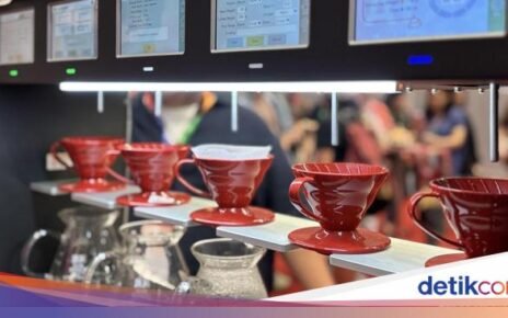 Canggih! Di World of Coffee Bisa Seduh Kopi Pakai Mesin Pour Over Otomatis