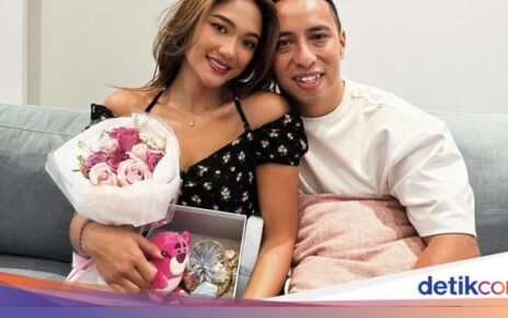 Gaya Keren Marion Jola Saat Masak hingga Kulineran Bareng Pacar