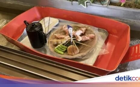 5 Conveyor Belt Unik di Restoran, Isi Dessert hingga Nasi Padang