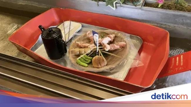 5 Conveyor Belt Unik di Restoran, Isi Dessert hingga Nasi Padang