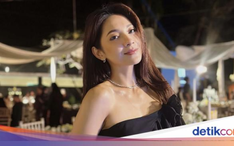 Dinda Kirana Dapat Kiriman Food Truck dari Penggemar hingga Santai di Kafe