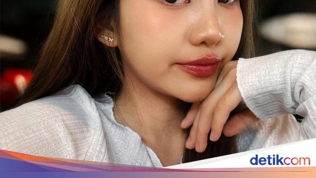 Pose Keren Ghea Indrawari Saat Makan BBQ hingga Durian
