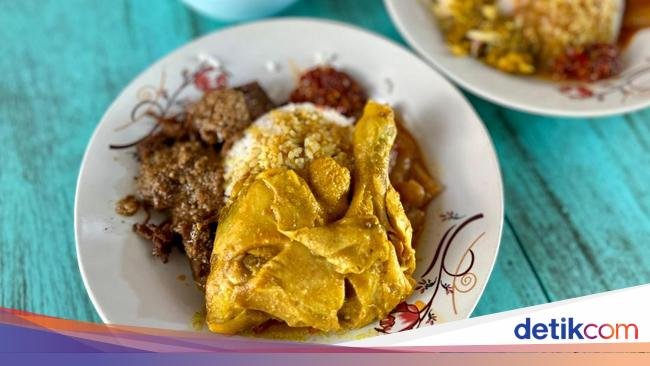 Sedep Miroso! Gudeg Jogja Topping Koyor dan Opor Ayam
