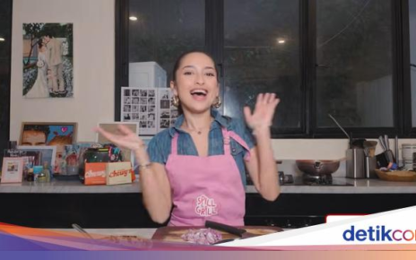 Jirayut Masak Pad Thai Bareng Jennifer Coppen dan Yaya