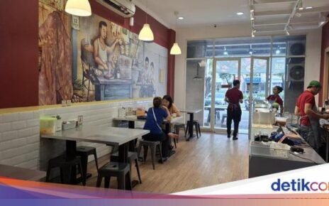 Kopitiam Malaysia Autentik Ini Sajikan Mi Kari dan Teh Tarik Segar