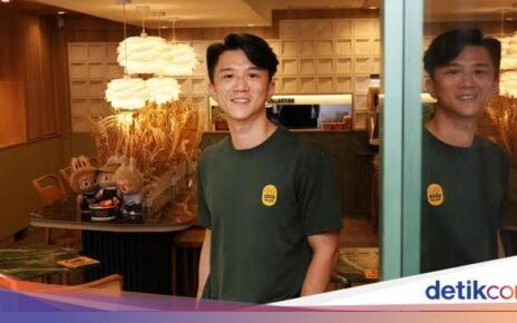 Mantan Guru Sukses Jualan Nasi Padang Pertahankan Bisnis Keluarga