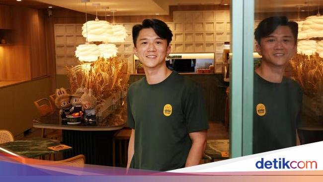 Mantan Guru Sukses Jualan Nasi Padang Pertahankan Bisnis Keluarga