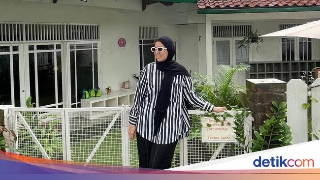 Tya Ariestya Pose Keren Bareng Durian hingga Es Loli