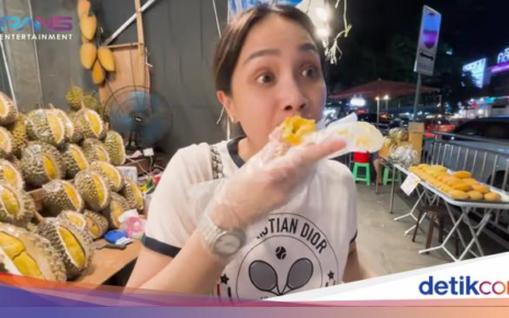 Seru! Nagita Slavina Berburu Durian Kaki Lima di Bangkok