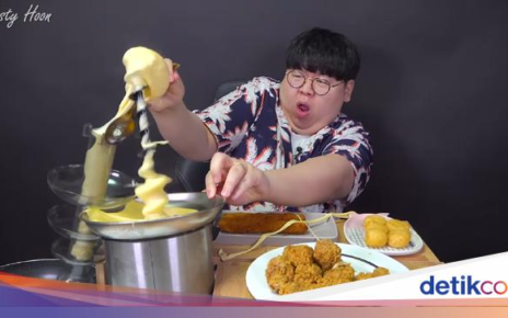 5 Mukbang dengan Konsep Tak Biasa, Ditampar Keju hingga Makan Jahe