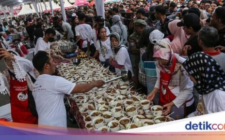 Soto Vaganza Semarang Pecahkan Rekor Leprid dengan 4.478 Porsi Gratis