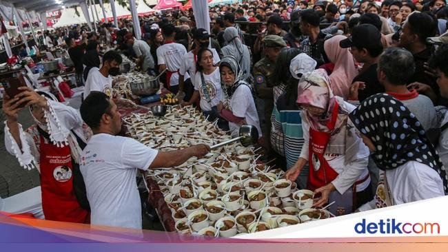 Soto Vaganza Semarang Pecahkan Rekor Leprid dengan 4.478 Porsi Gratis