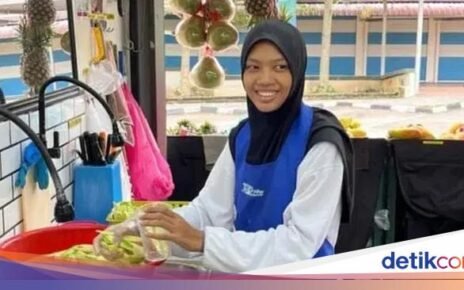 Salut! Siswa Ini Jualan Jus Sambil Belajar dan Raih Prestasi Gemilang