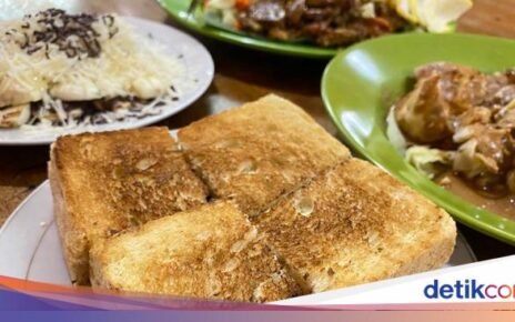 5 Roti Bakar Kaki Lima Jadul di Jakarta yang Berusia Puluhan Tahun!