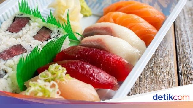 Ternyata Ini Fungsi Potongan Rumput Plastik di Sushi Kemasan