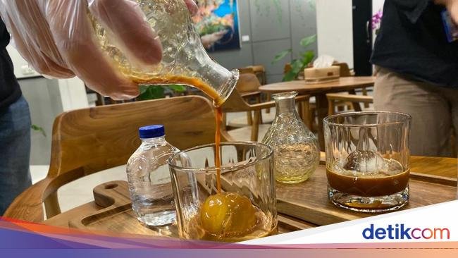 Patut Disinggahi! 5 Kafe di Jakarta yang Punya Racikan Kopi Unik