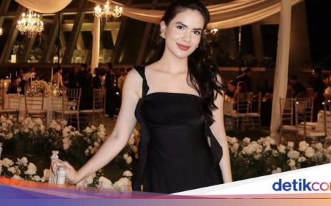 Steffi Zamora Nikmati Es Loli hingga Air Kelapa di Beach Club