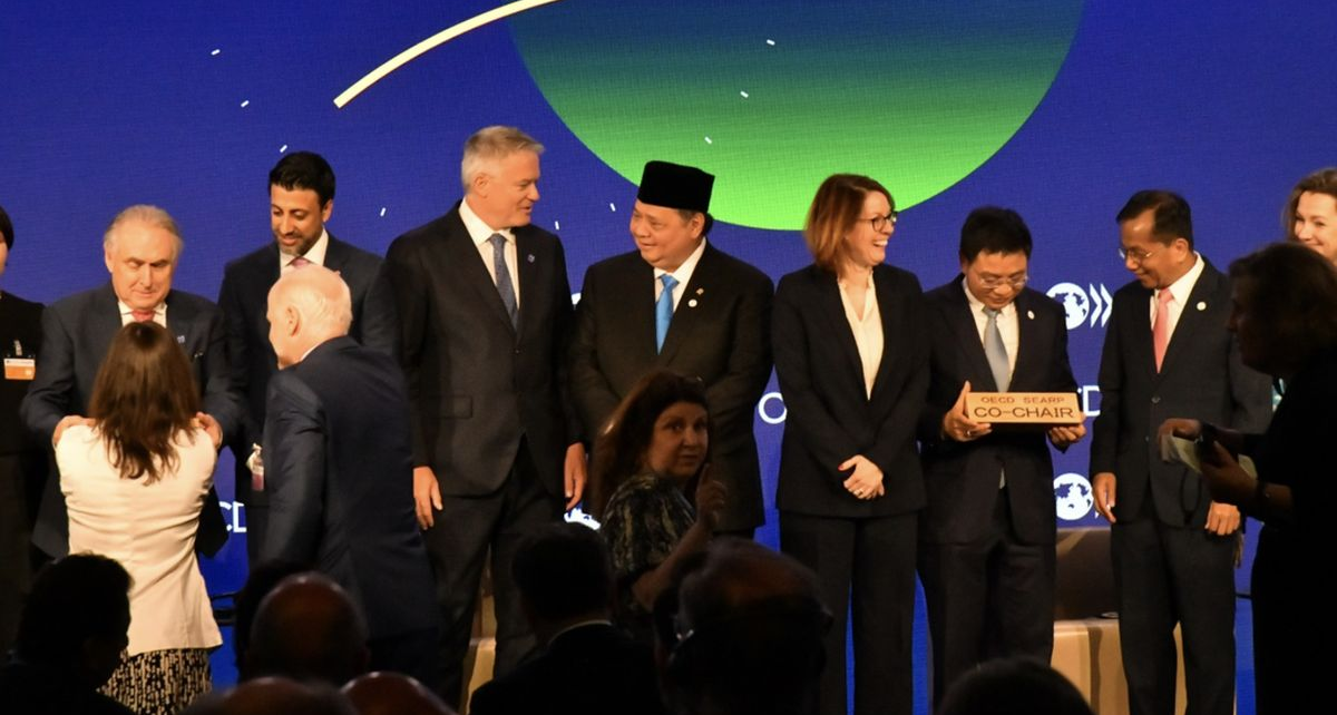 Airlangga Serahkan Initial Memorandum Aksesi RI di MCM OECD 2025
