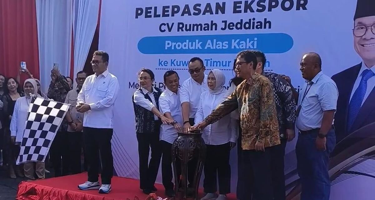 Nasabah Bank Jatim, CV Rumah Jeddiah Sukses Ekspor 8 Ribu Alas Kaki