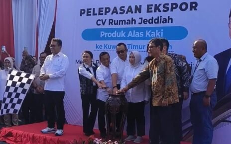 Nasabah Bank Jatim, CV Rumah Jeddiah Sukses Ekspor 8 Ribu Alas Kaki