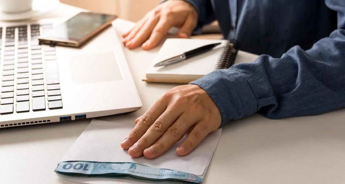5 Cara Jitu Pegawai Bergaji UMR Punya Rp100 Juta Pertama