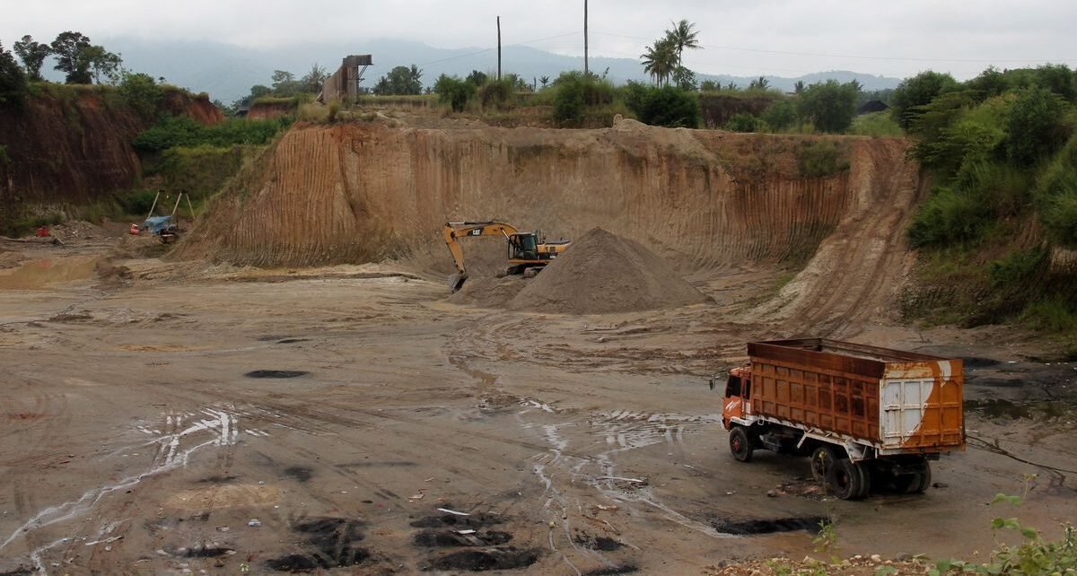 Pulau Citlim Kepulauan Riau Dijarah Tambang Ilegal