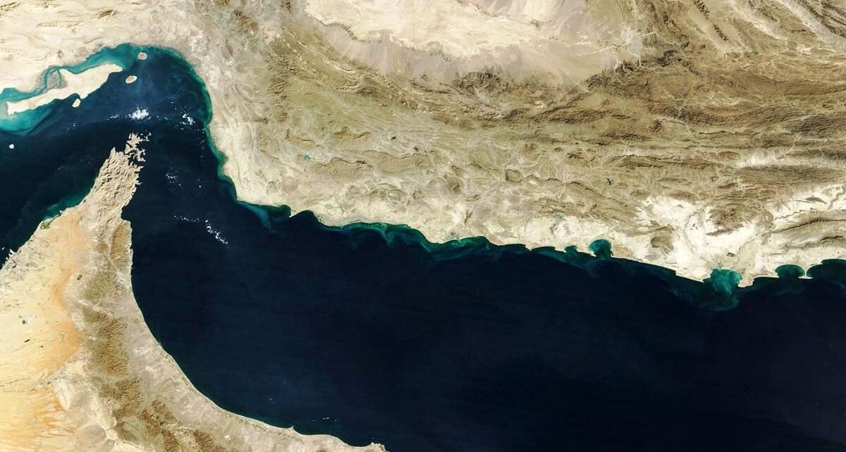 Harga Minyak Dunia Diramal Tembus US$110 Jika Iran Tutup Selat Hormuz