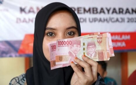 Bantuan Subsidi Upah Rp600 Ribu Mulai Mengalir ke 2,45 Juta Pekerja