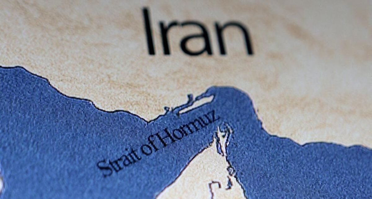 Seberapa Banyak Impor Minyak RI yang Dikirim Lewat Selat Hormuz?