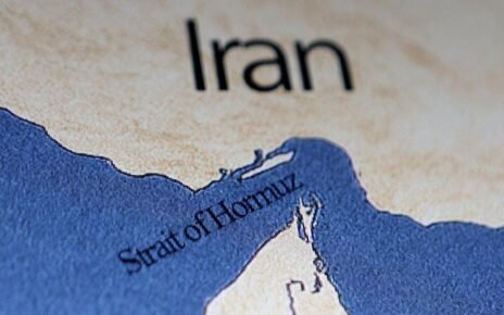 Seberapa Banyak Impor Minyak RI yang Dikirim Lewat Selat Hormuz?